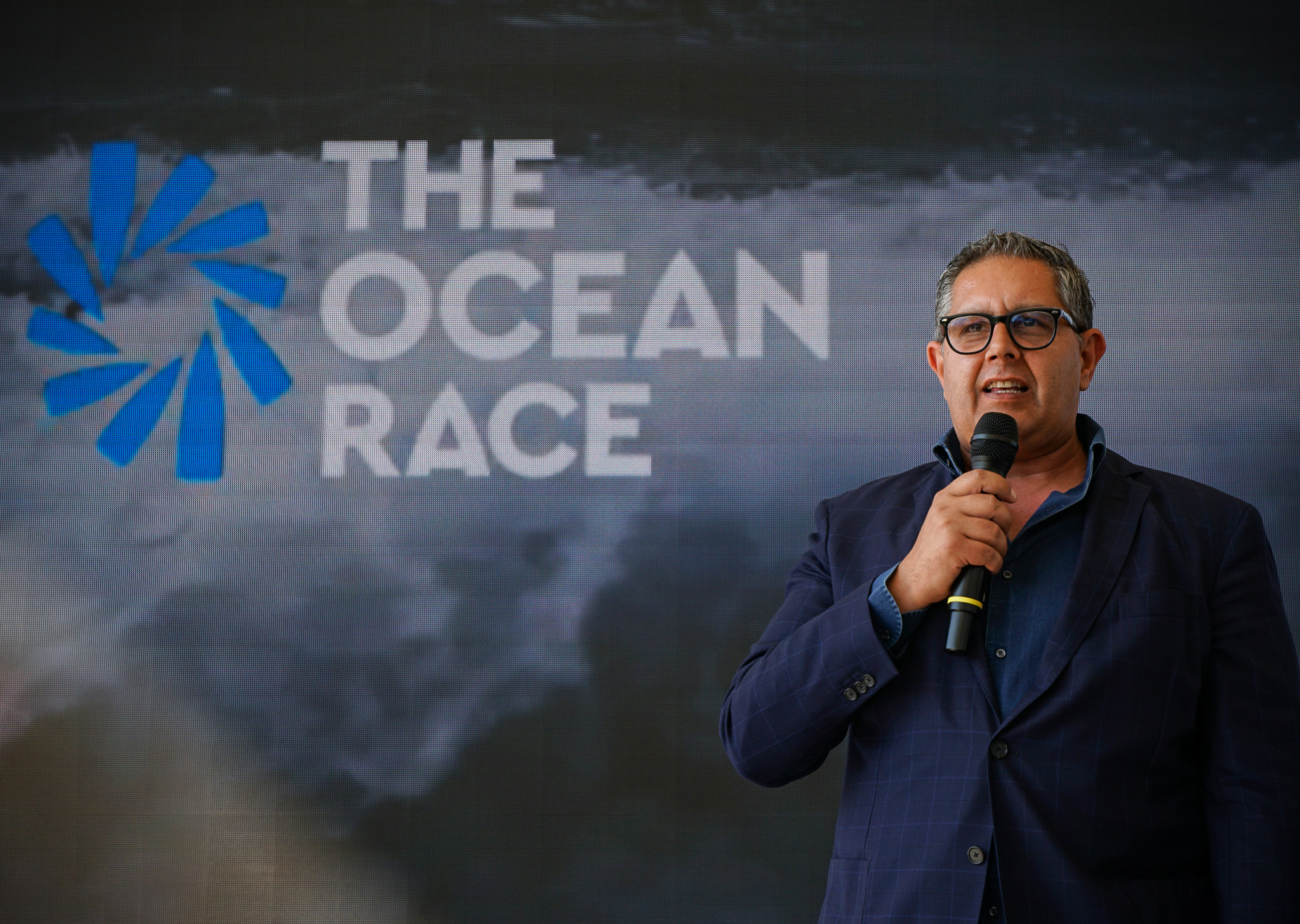 Descrizione Italiano: Giovanni Toti, presidente della regione Liguria, in occasione dell'inaugurazione della finale della Ocean Race tenutasi nell'estate 2023 a Genova, Italia. Data 25 giugno 2023 Fonte Comune di Genova Autore Comune di Genova